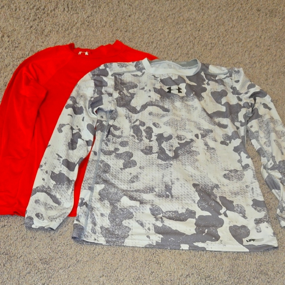 Under Armour - 2 Kids Red and Gray Camo Long Sleeve Tees
